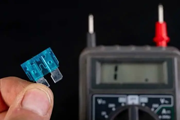 How To Check A Car Fuse Without A Multimeter
